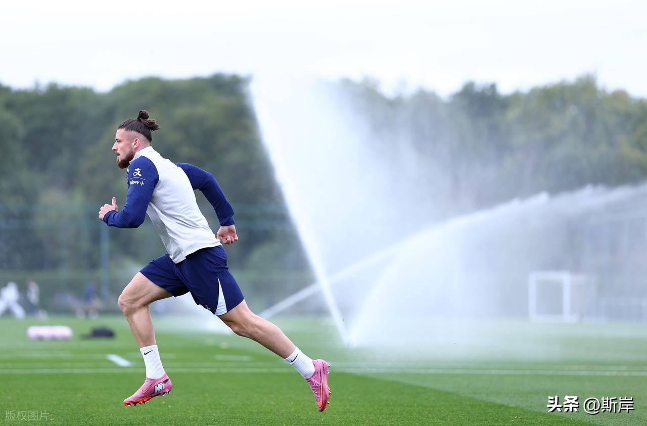 英超国际比赛日再迎强敌，山东泰山篮板制胜，主帅态度：赛场秩序良好，赛季目标并未改变的简单介绍