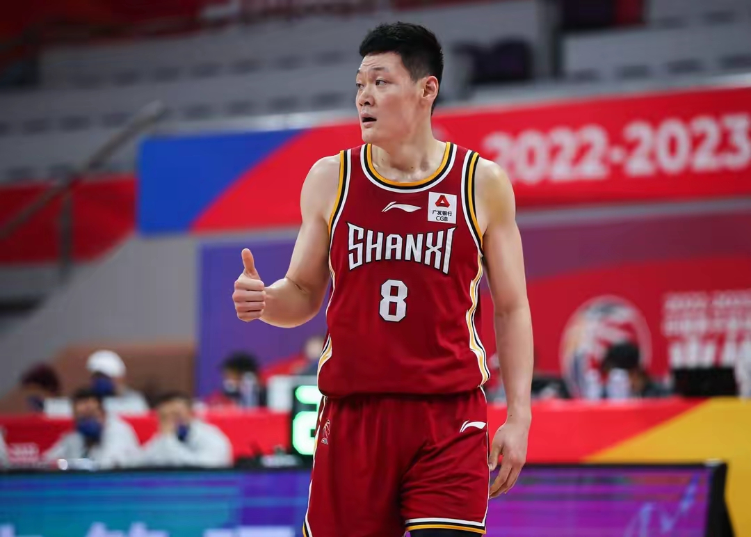 男篮对阵尤文图特赛前王岚嵚采访 男篮对阵尤文图特赛前王岚嵚采访