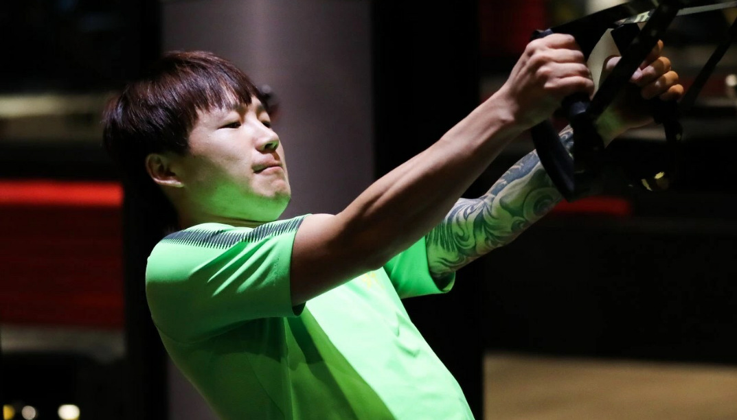 托特纳姆官宣签约备战中超萨克拉门托国王状态回暖备战法国杯，哈兰德关键时刻晋级瞬间刷屏的简单介绍